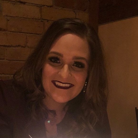 Meet your Posher, Kylee - Picture 1 of 1